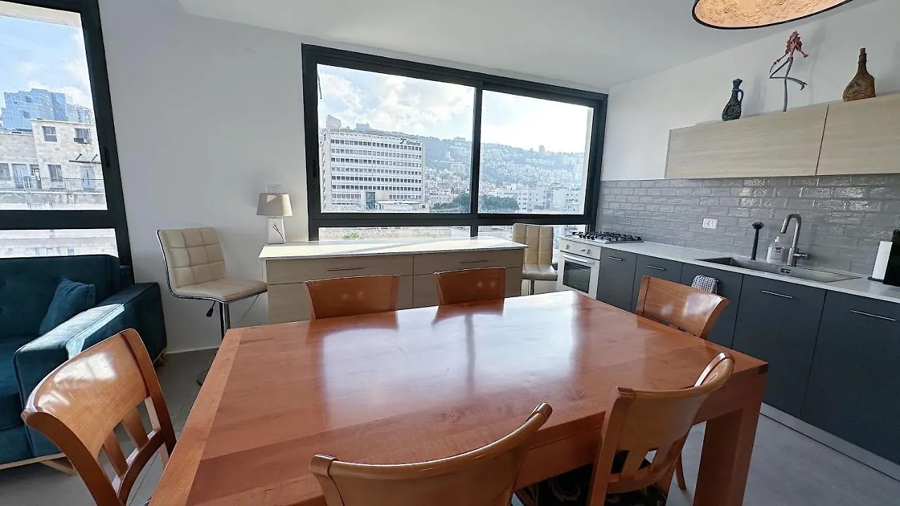 Unique Penthouse In Center Of 海法