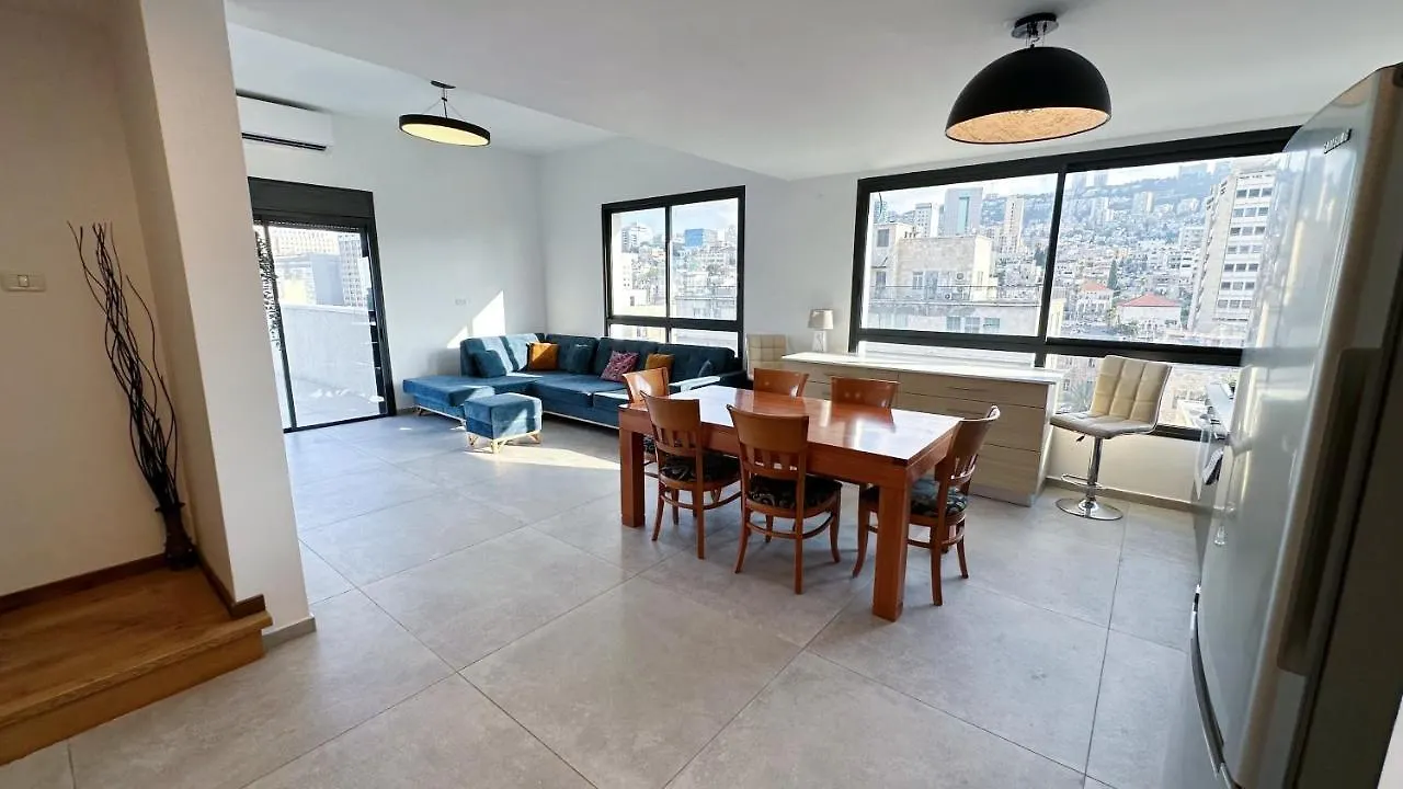 Unique Penthouse In Center Of 海法 公寓