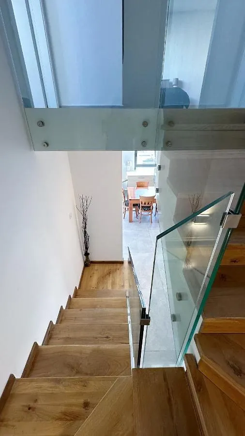 Unique Penthouse In Center Of 海法 公寓