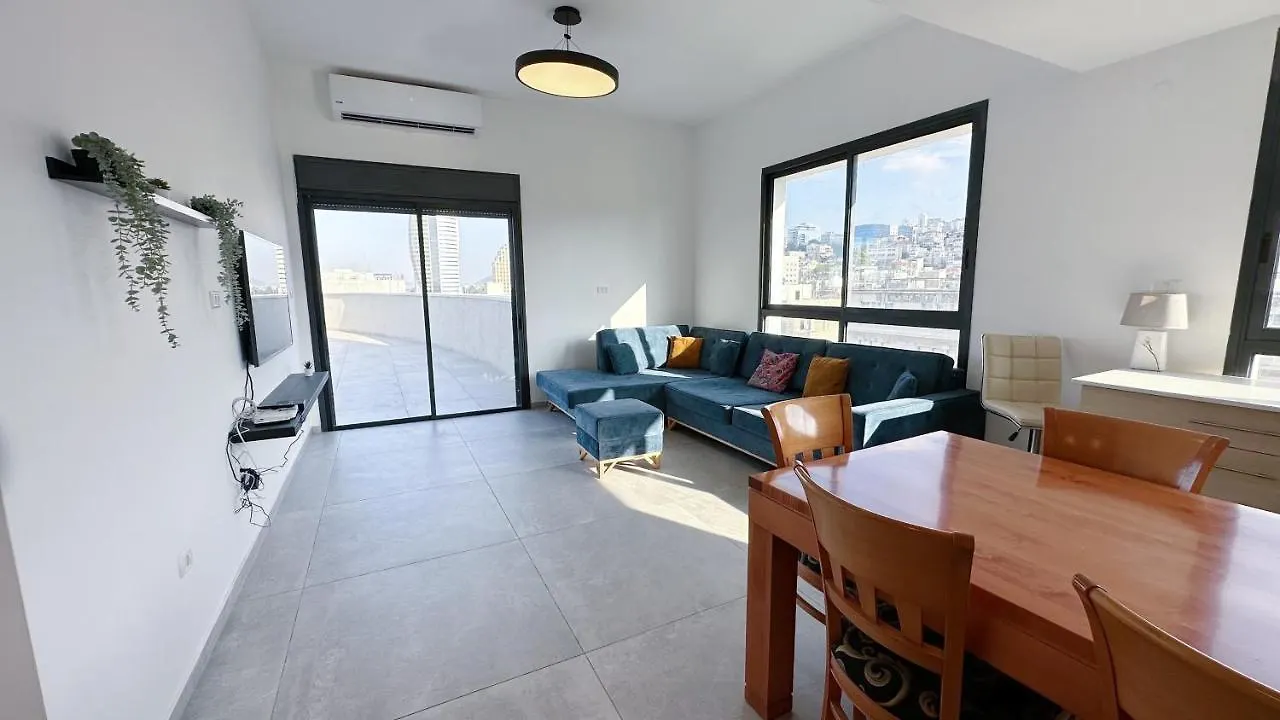 Unique Penthouse In Center Of 海法 公寓
